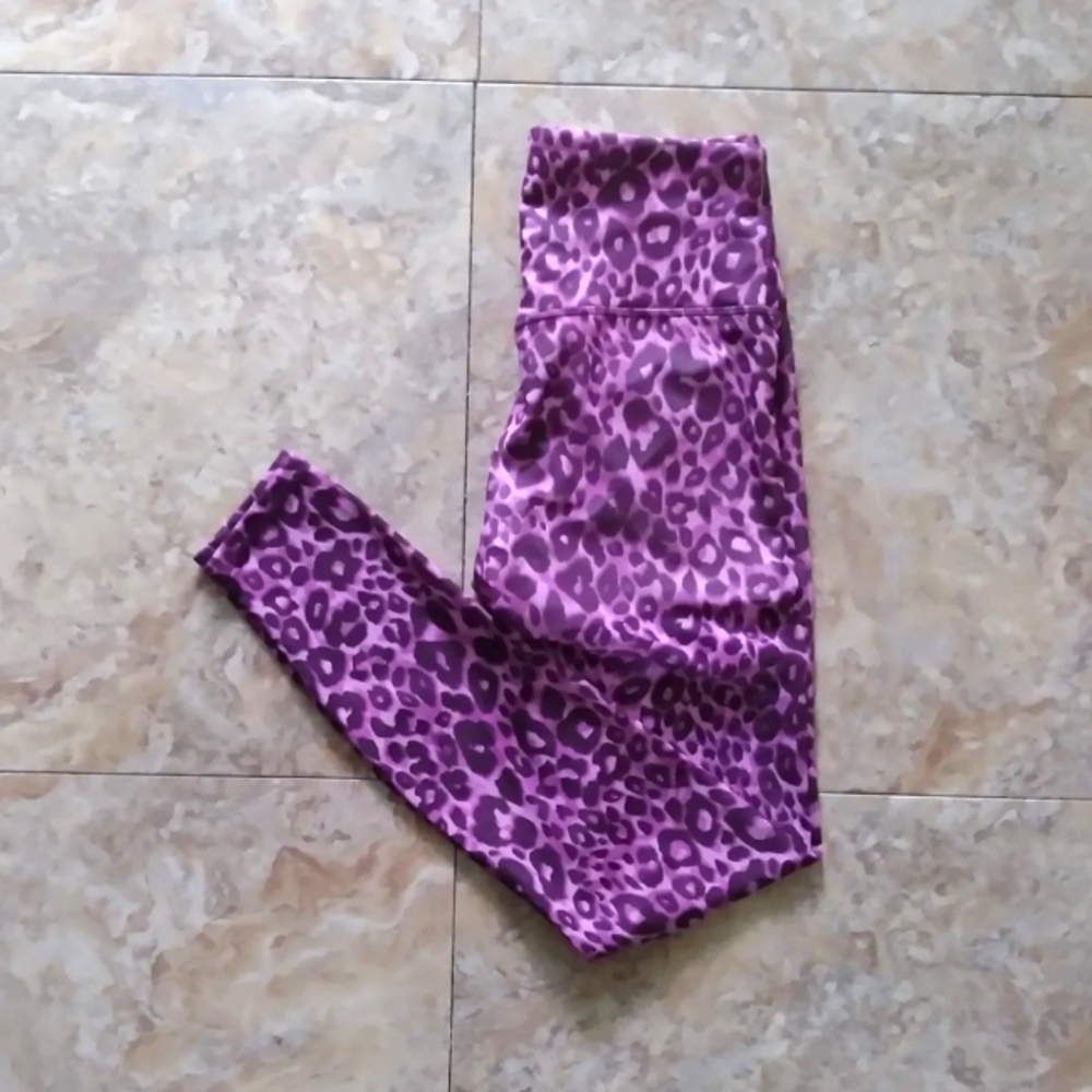 Fabletics High-Waisted Mesh PowerForm leggings, size XS - Picture 2 of 9